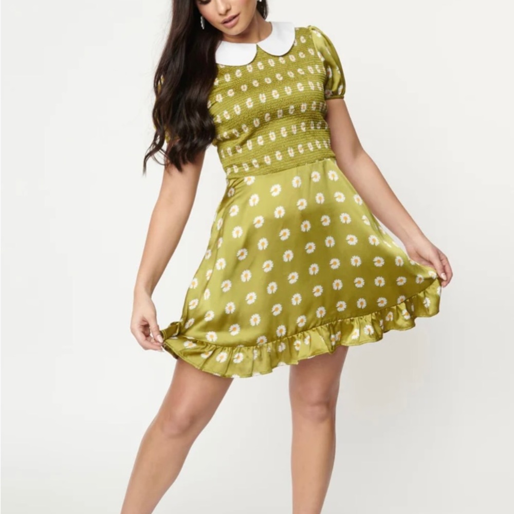 Smak Parlour Green & White Daisies Smocked Fit & Flare Dress NWOT SZ L